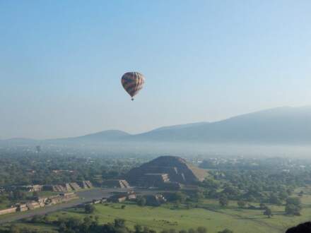 Paseo en globo aerostático a las pirámides de Teotihuacan 2026